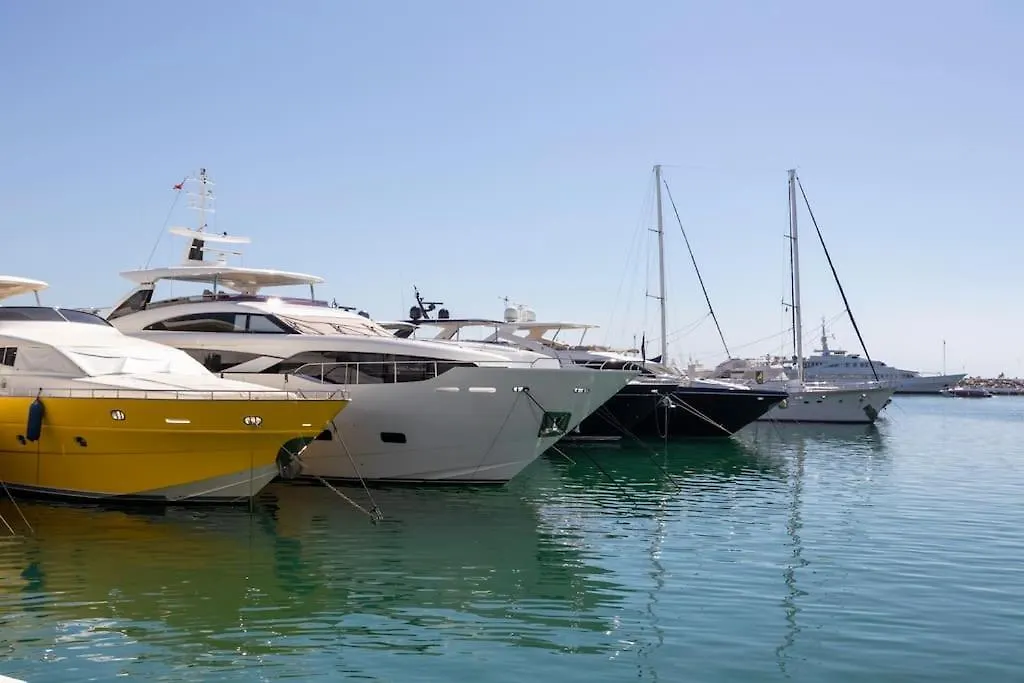 Luxurious Apartment In The Heart Of Puerto Banus Marbella