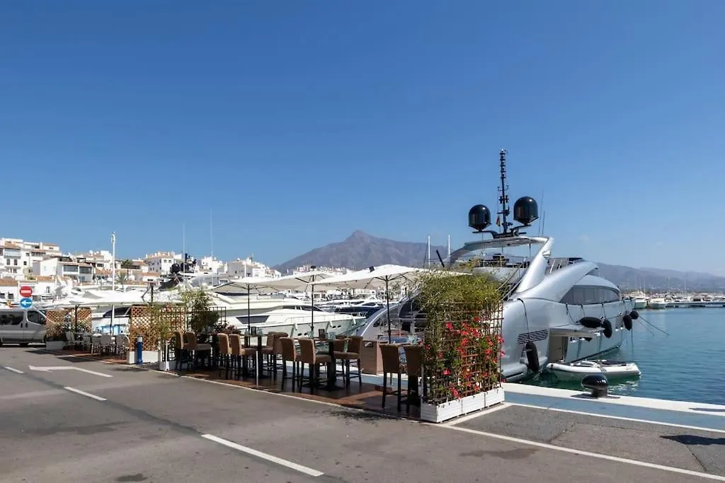 Luxurious Apartment In The Heart Of Puerto Banus Marbella